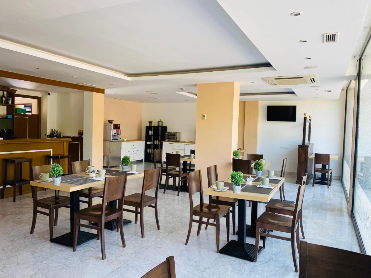 Hotel Equo Аранхес Екстериор снимка